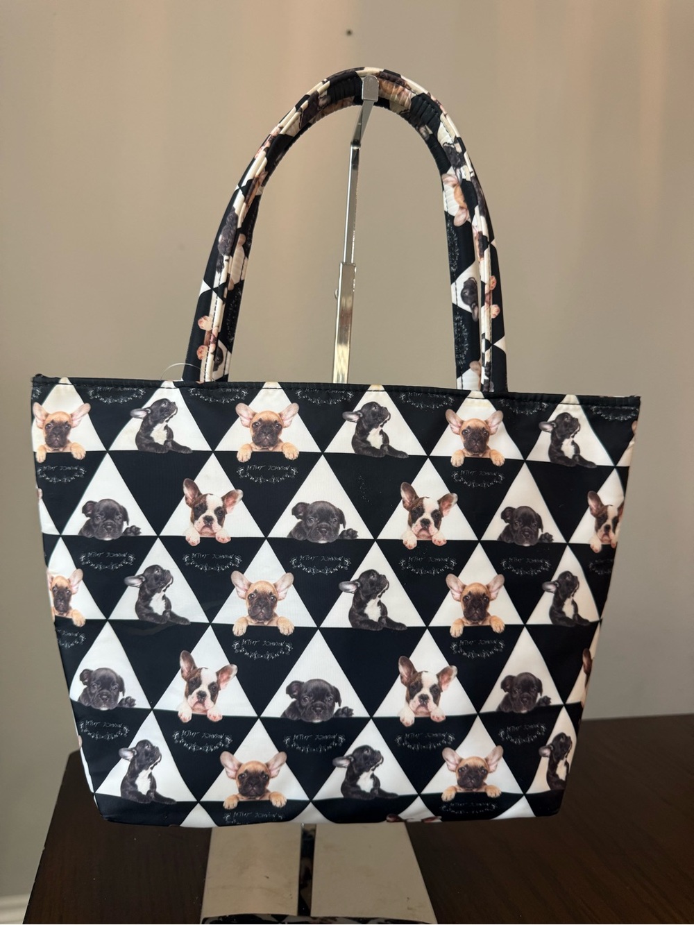 Betsey Johnson Insulated Small Tote French Bulldog Love At First Bite - Picture 3 of 3